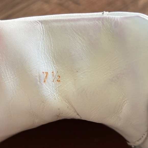 GOOD MAN BRAND
EDGE LO-TOP SNEAKER: MONO
Responsible Nappa Leather - Picture 7 of 13